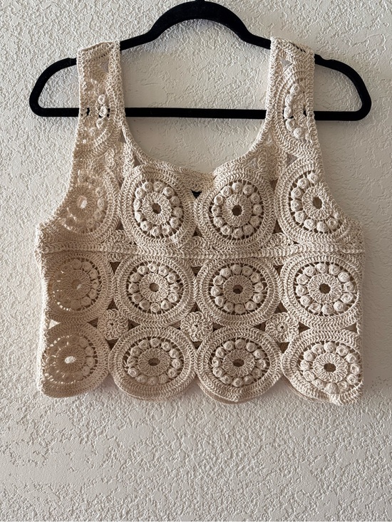 Alya Tops - Alya Crochet Circle Crop Top in Cream